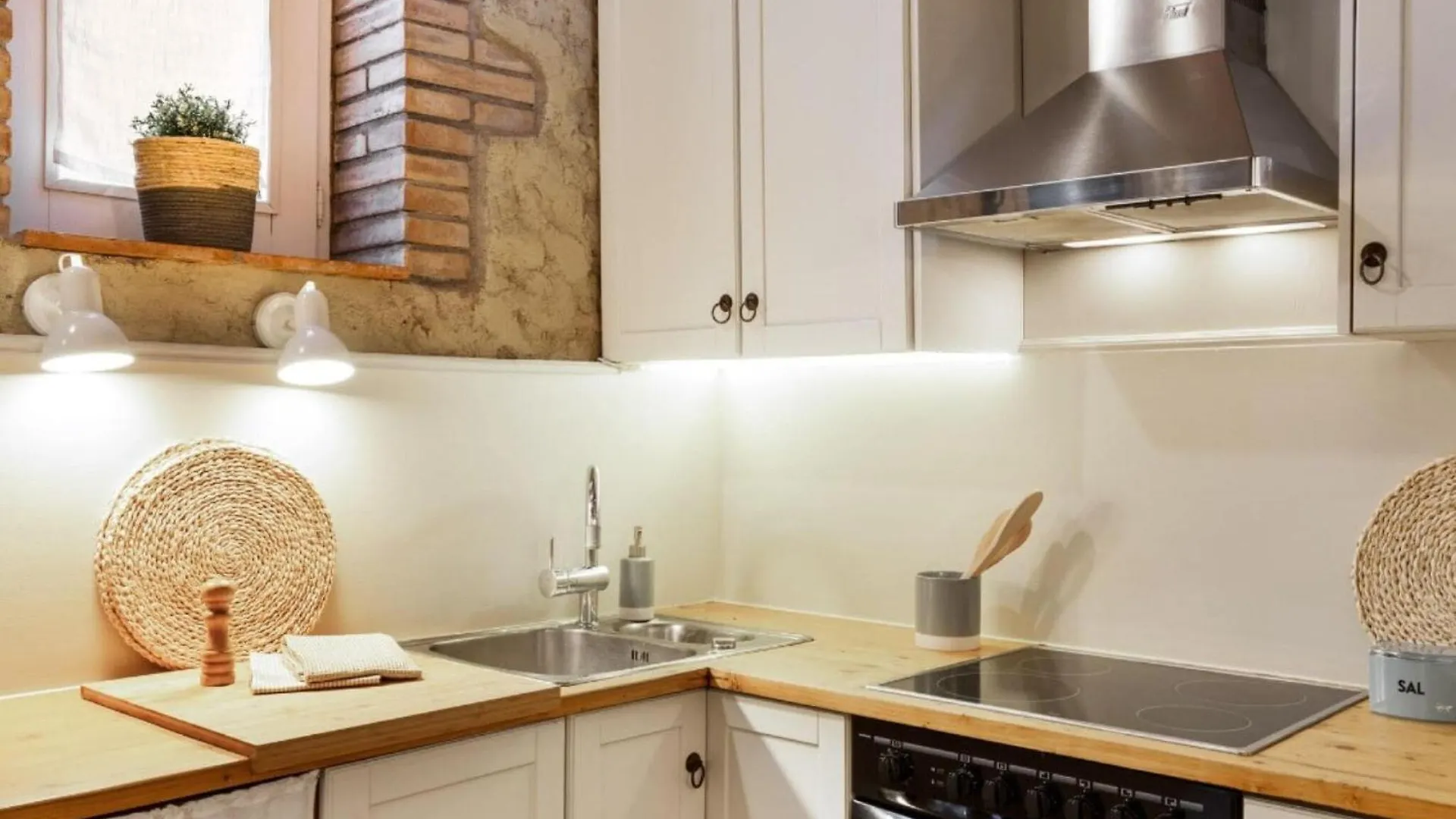 Vakantiehuis Beautiful Stone House With Private Terrace Villa Vilaur Spanje