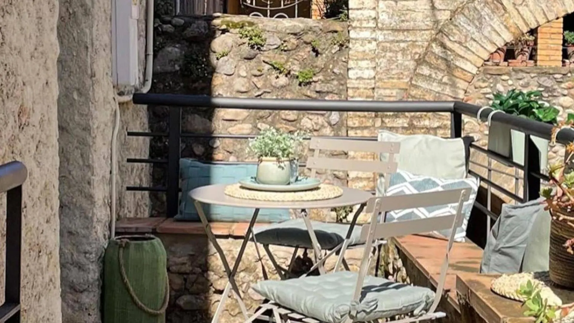 Beautiful Stone House With Private Terrace Villa Vilaur Spanje